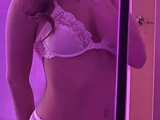 LIKALOVELY free sexy photo
