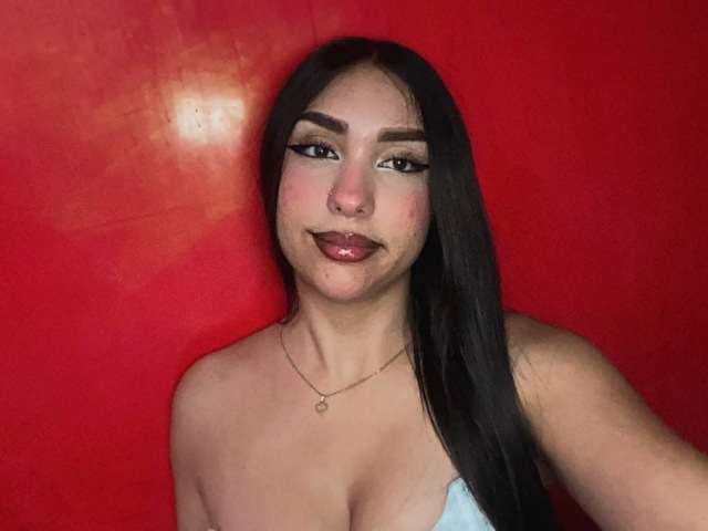 EMMAROBINSON free sexy photo