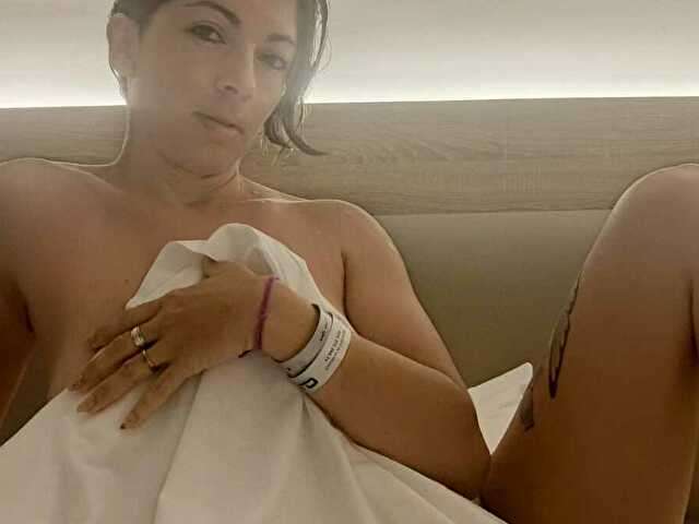 CHANELAMOURE free sexy photo