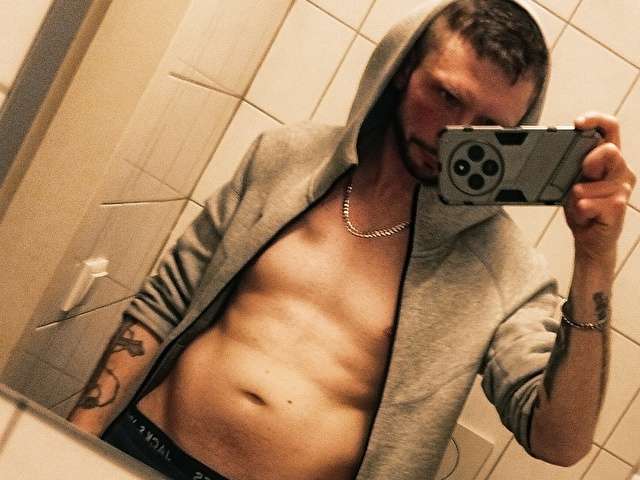 LUXUSOWYM free sexy photo