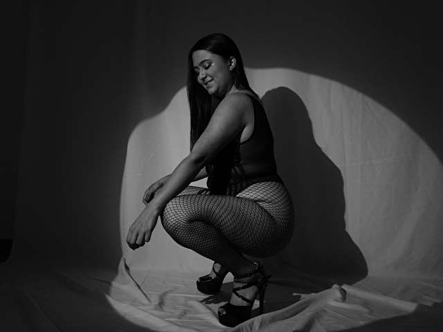 MIAKHALIFA free sexy photo