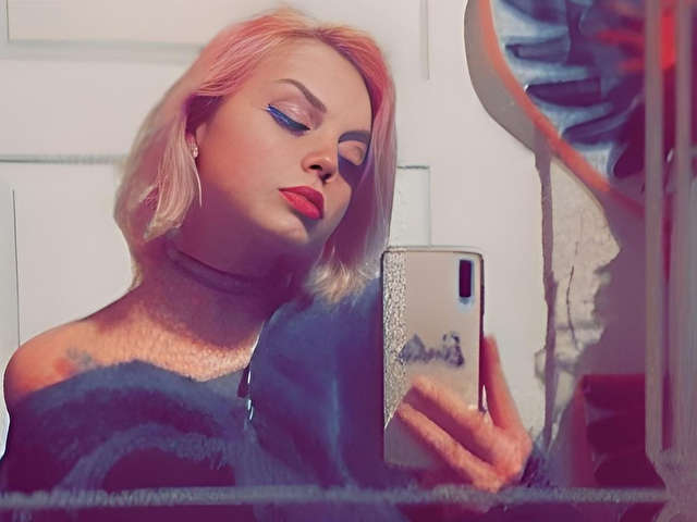 EMMYBIGTITS free sexy photo
