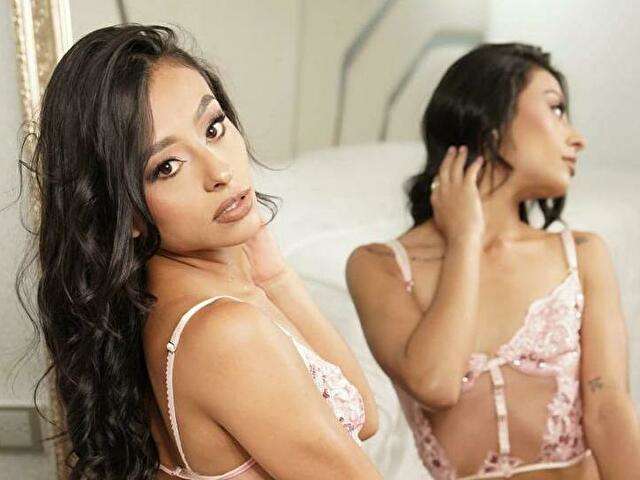 ALISELYONS free sexy photo