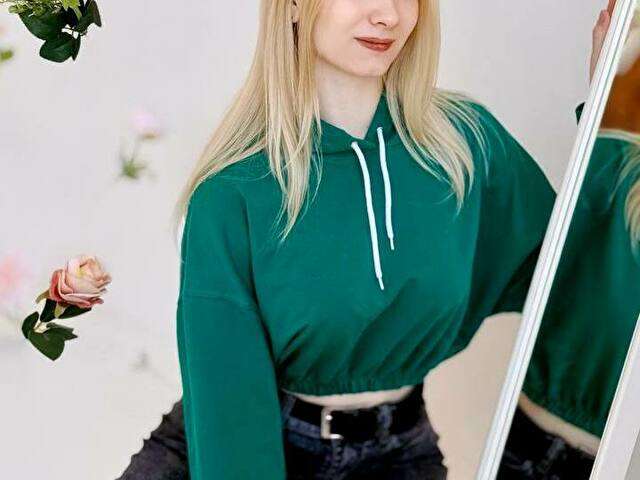 KAROLINARAY free sexy photo