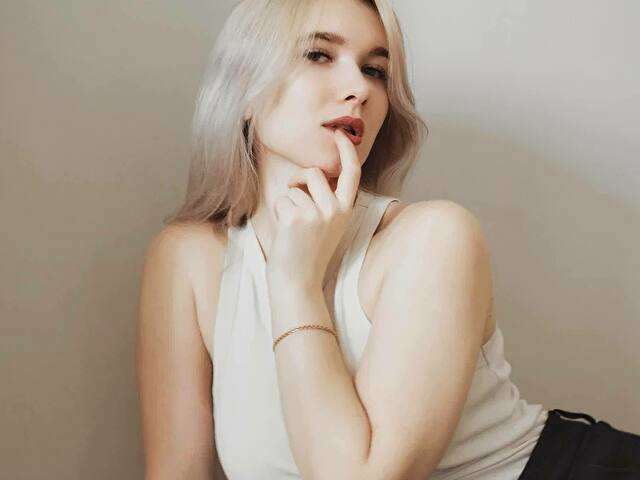 KAROLINARAY free sexy photo