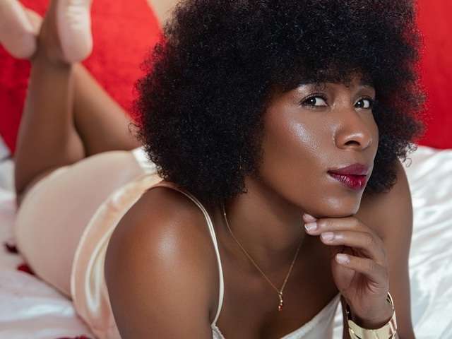 CARDYKAMBELL1 free sexy photo