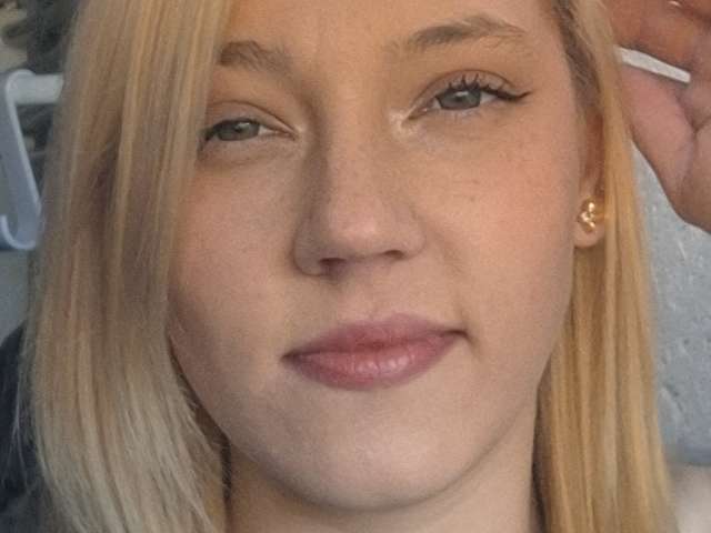 SARAHSEXDOLL free sexy photo