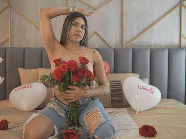 LUCYDAVIESS free sexy photo