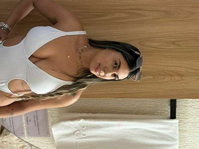 LUCYDAVIESS free sexy photo