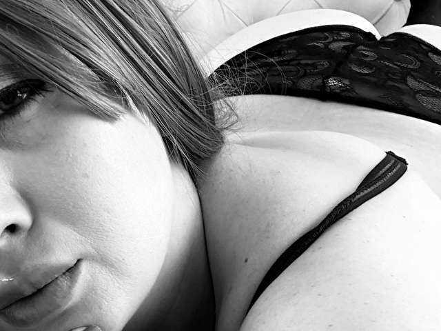 ALISAGOLDS free sexy photo