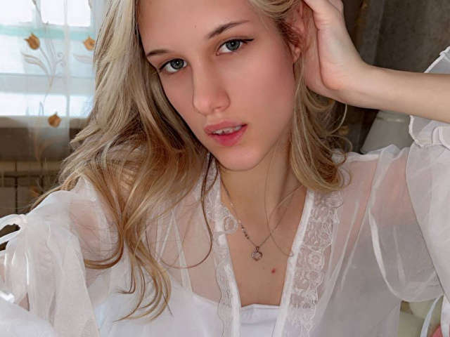 ANNOYBLUE free sexy photo