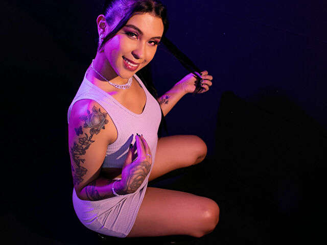 LINDACOOPER free sexy photo