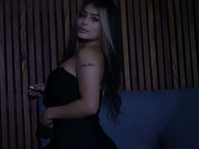 AMARAVELVET free sexy photo