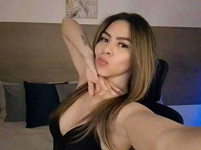 ALIAHLIONESS free sexy photo