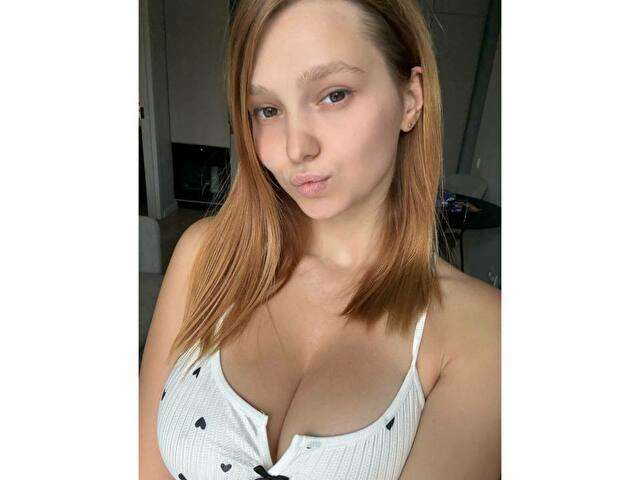 ANNIEMOUSE free sexy photo