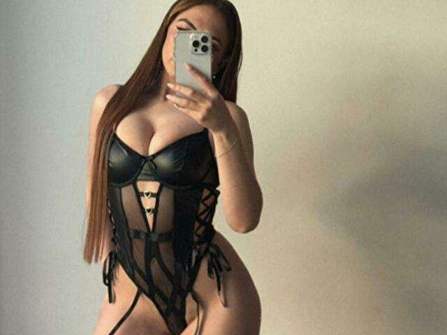 IVONNESAENZ free sexy photo