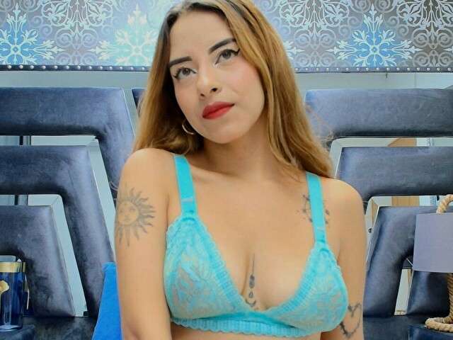 CLOEROUSS free sexy photo