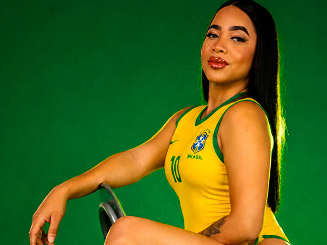 KARLABELUCCI free sexy photo