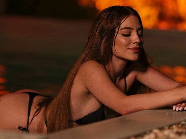 ELLARAYY free sexy photo