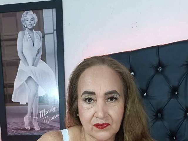 SWEETBIGCAT free sexy photo