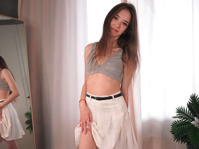 TINYANIE free sexy photo