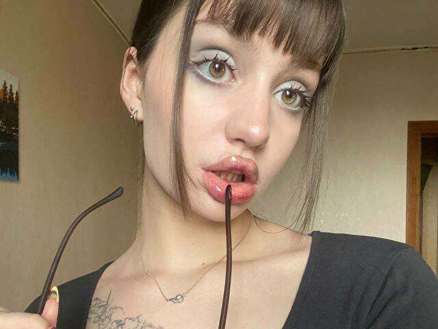 ALEXAPAWN free sexy photo