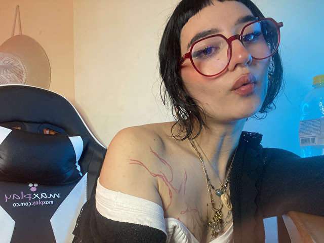 ISABUBBLES free sexy photo