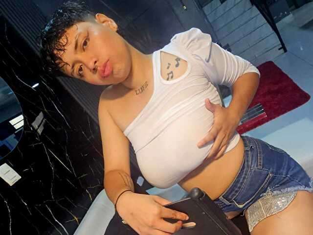 LUNABUSTY free sexy photo