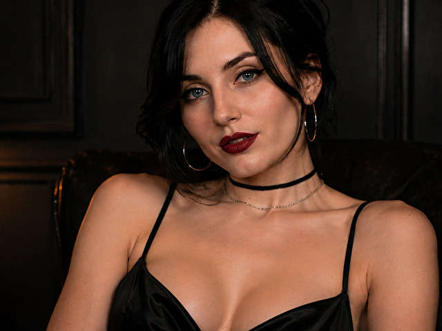 KAMILI free sexy photo