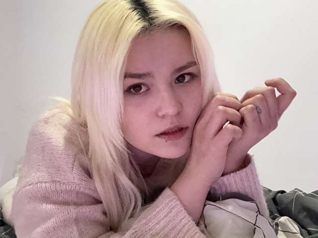 SWEETLILYXO1 free sexy photo