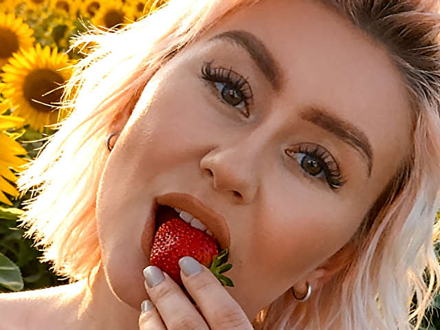OLIVIAHORNY free sexy photo
