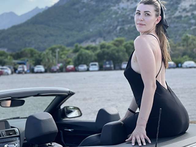 ELISASTOUNE free sexy photo
