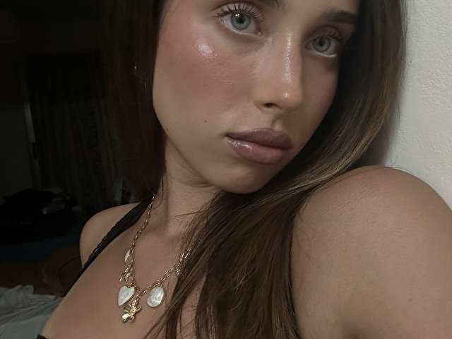 ADEL free sexy photo
