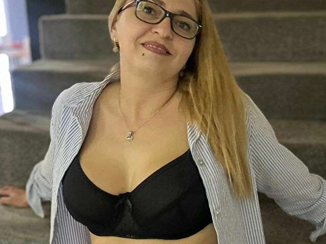 AURAMILFF free sexy photo