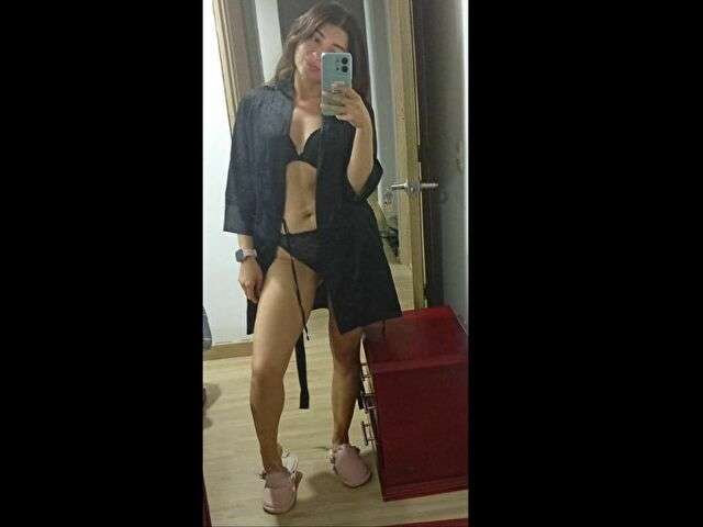 JULIAMADO free sexy photo