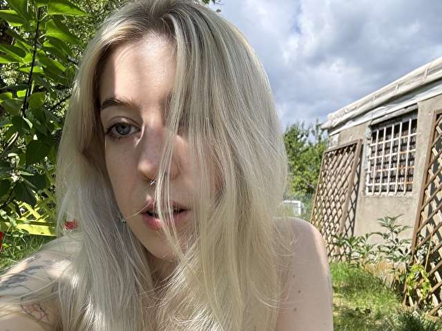 EMMYLOVE free sexy photo