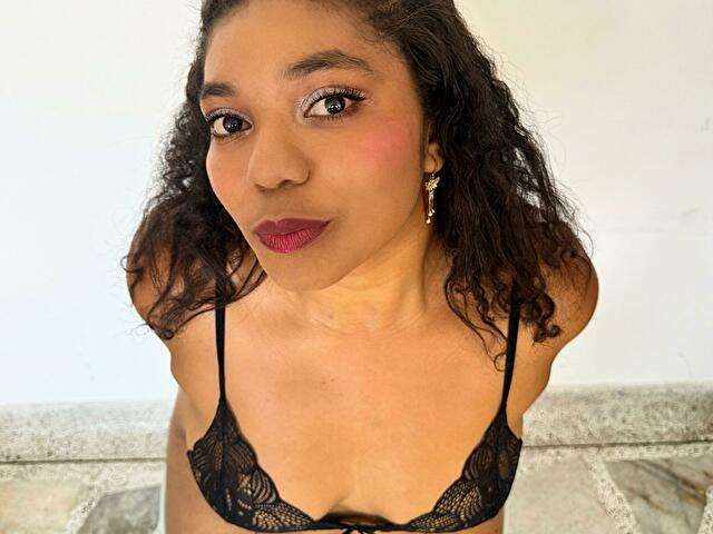 LILYANDERSOM free sexy photo