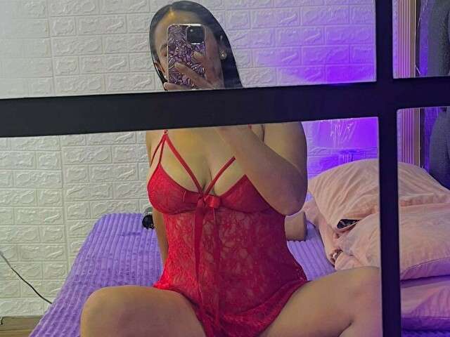 ALISSOMANING free sexy photo