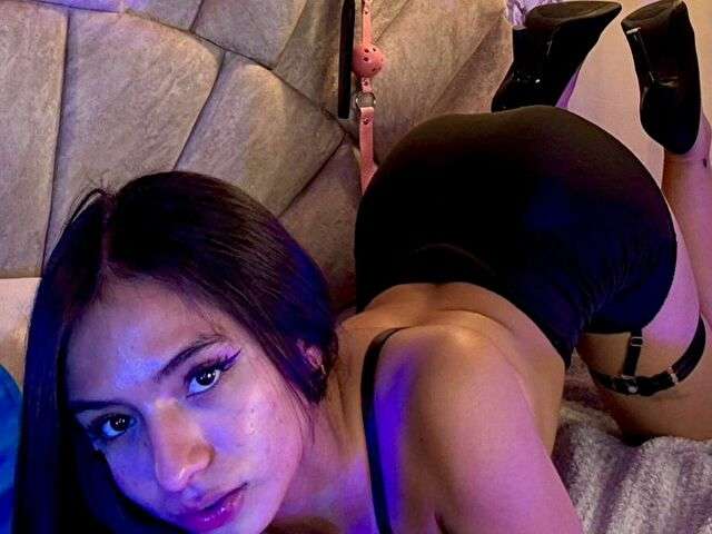 QUEENBLAZE free sexy photo