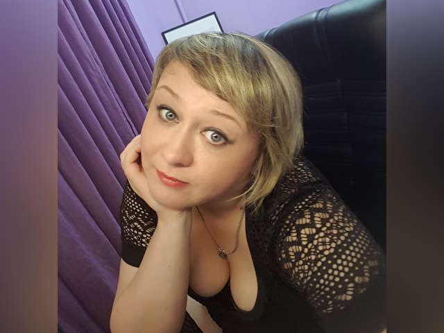 DOLORESLOV free sexy photo