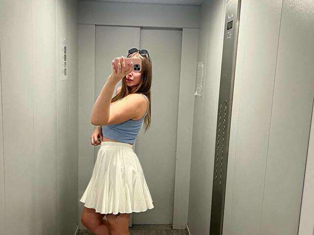 LEYA2 free sexy photo