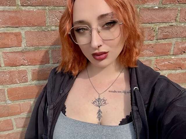 LISAXOFUN free sexy photo