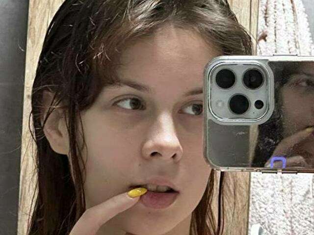 YOURSONYYA free sexy photo