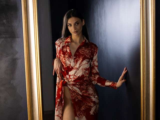 YUNAWELLER free sexy photo