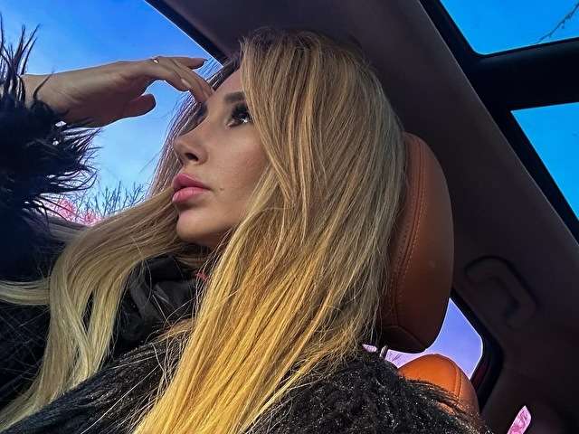LOLABUNNY free sexy photo