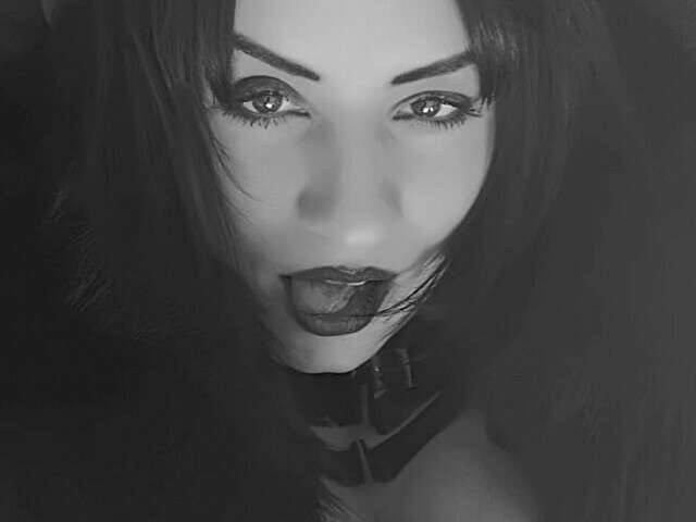 GODESSUNIQ free sexy photo