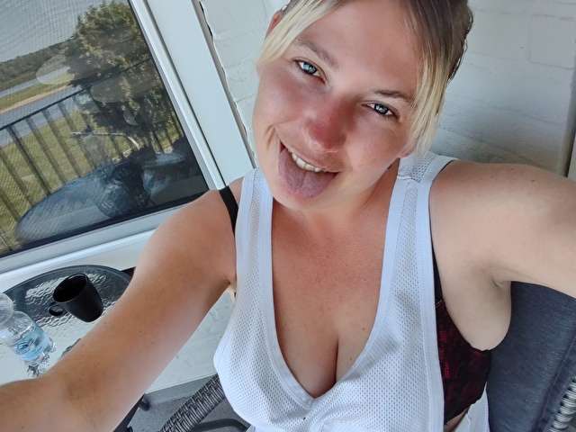 MYSTERYWOMAN free sexy photo