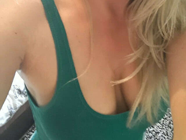 ALESYADOLL free sexy photo